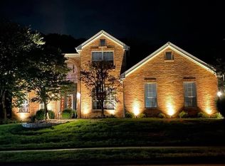 832 Kiefer Trails Dr, Ballwin, MO 63021