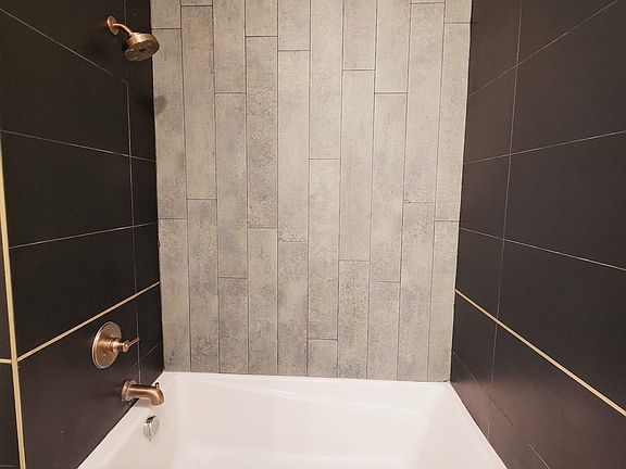 3rd image of 152 Boyd Ave #101R