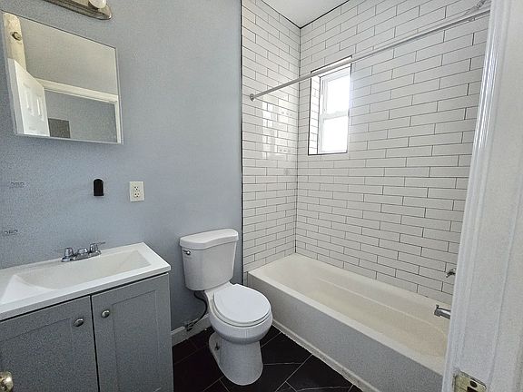 3rd image of 6 N 21st St APT 24