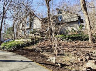 66 Green Hill Rd, Kinnelon, NJ 07405