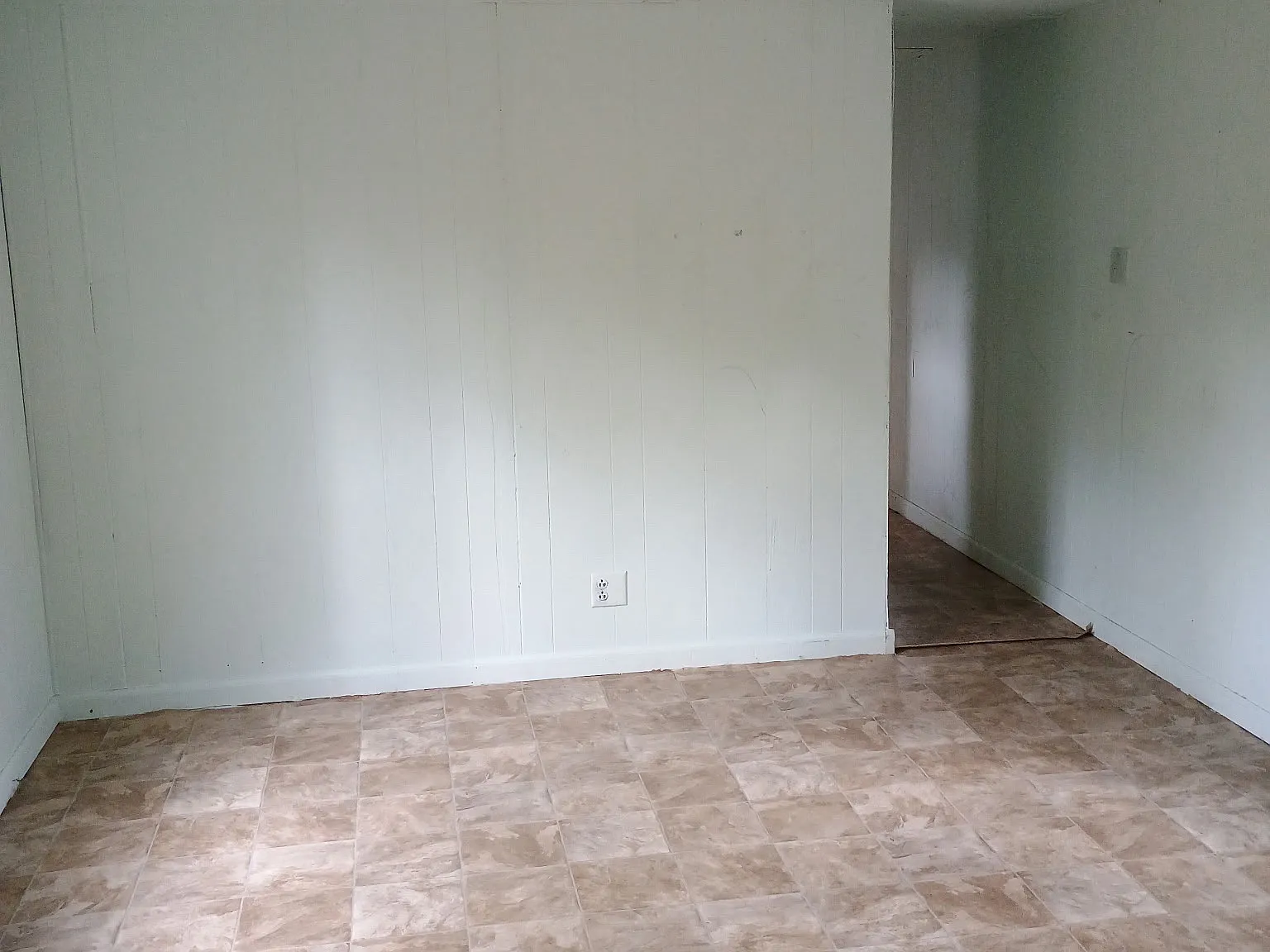 3 bed, 1000 sqft, $850 — Photo 1