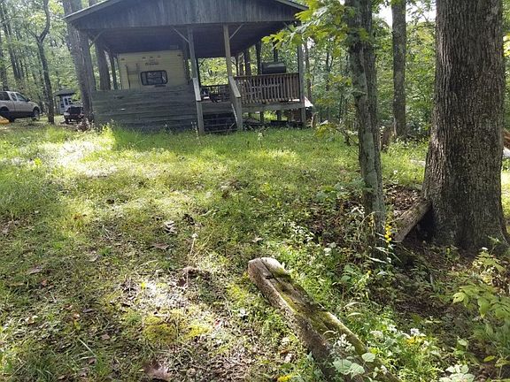 3rd image of 110 White Pine Dr SE