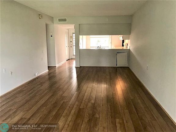 2nd image of 4501 Martinique Way APT E3