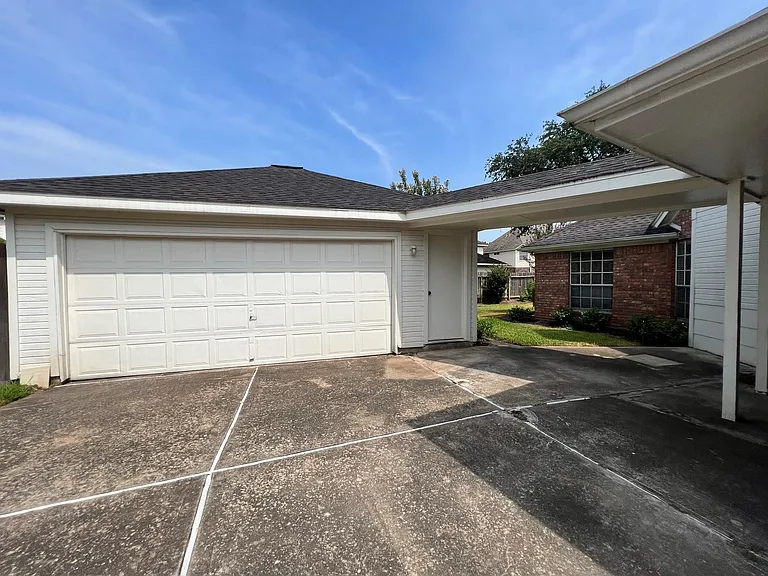 1718 Berkoff Dr — Photo 43
