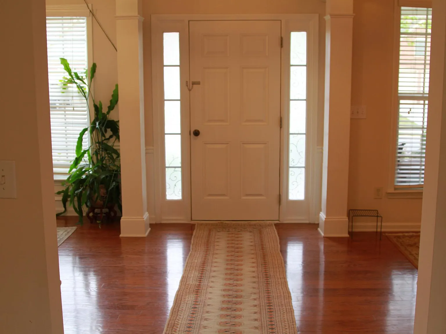 4 bed, 2.5 bath, 2288 sqft, $2,800 — Photo 3