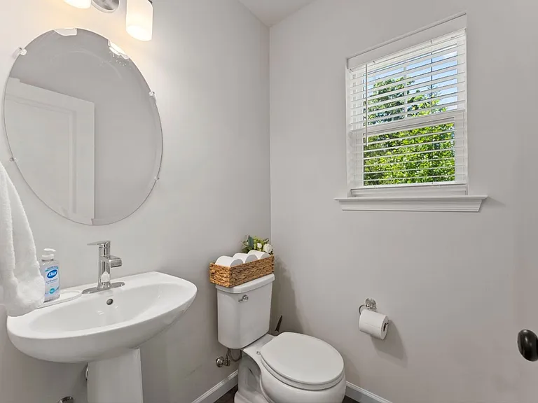 230 Honey Ln — Photo 24