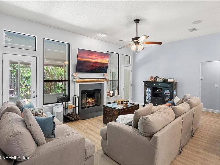5281 Oxford Crest Dr — Photo 9