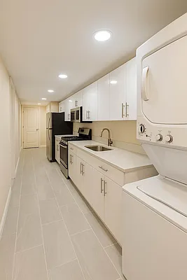 Rented by ONE NYC RE | media 4