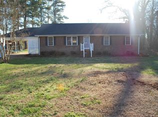 300 Buckingham Dr, Mebane, NC 27302