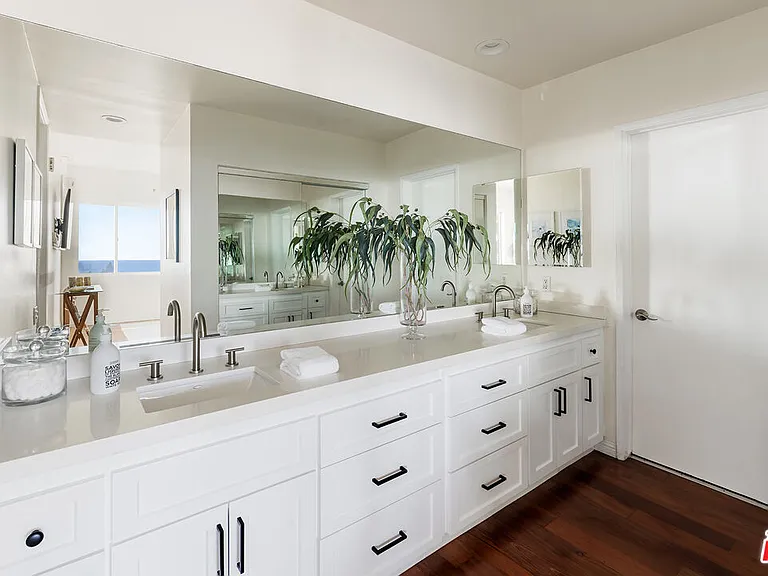 18111 Coastline Dr #1 — Photo 14