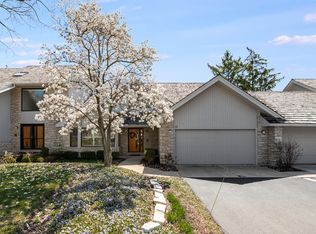 10 Bel Aire Ct, Burr Ridge, IL 60527