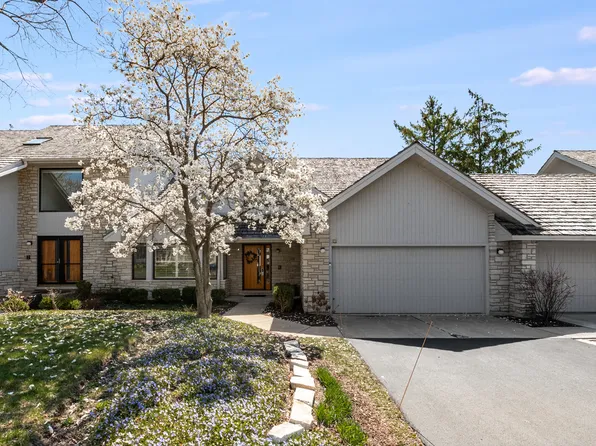 10 Bel Aire Ct, Burr Ridge, IL 60527