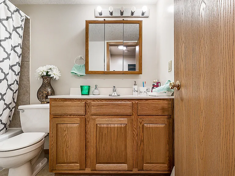 HICKMAN HILL APARTMENTS — Photo 4