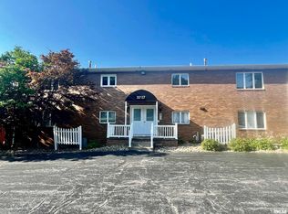 3717 35th St APT 1, Moline, IL 61265