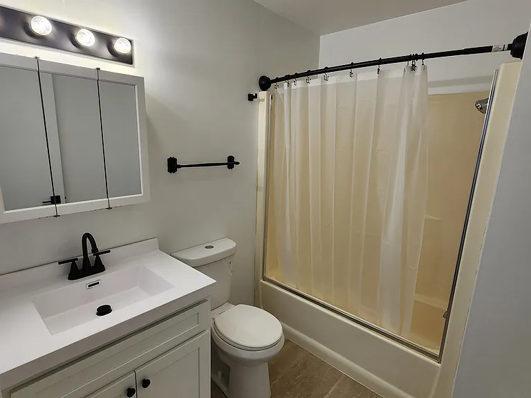 400 Fairbanks St #2C — Photo 8