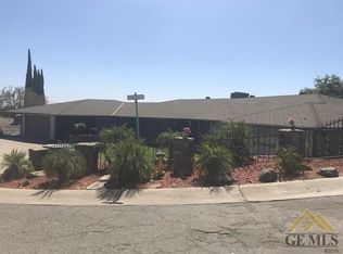 1403 N Highland Dr, Porterville, CA