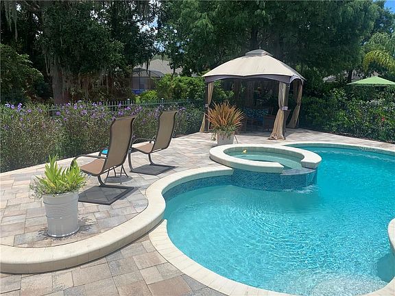 5th image of 157 Peregrine Ct