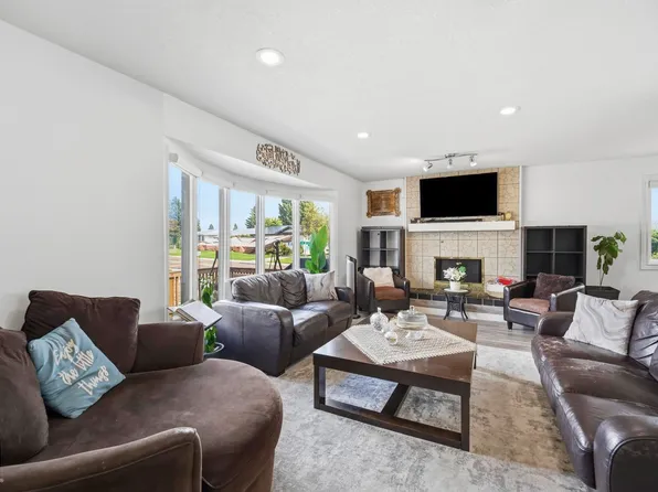 12303 152c Ave NW, Edmonton, AB T5X 1Z1