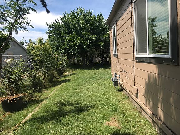 3rd image of 1457 Rosemarie Ln
