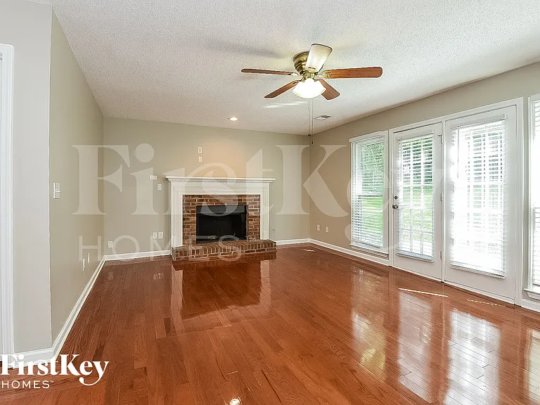 2606 Loring Rd NW — Photo 3