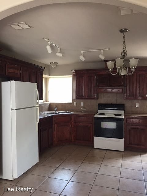 2nd image of 2212 N Dahlia St APT 4