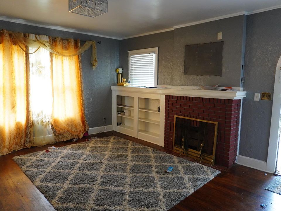2nd image of 568 19th St SW