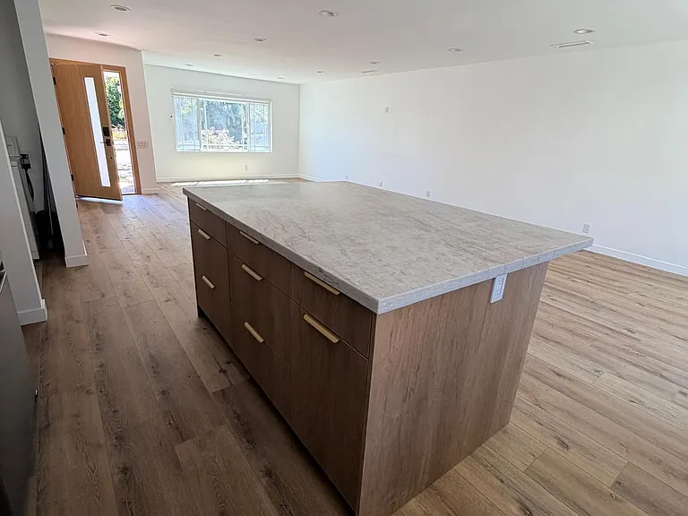 6453 Sale Ave — Photo 3