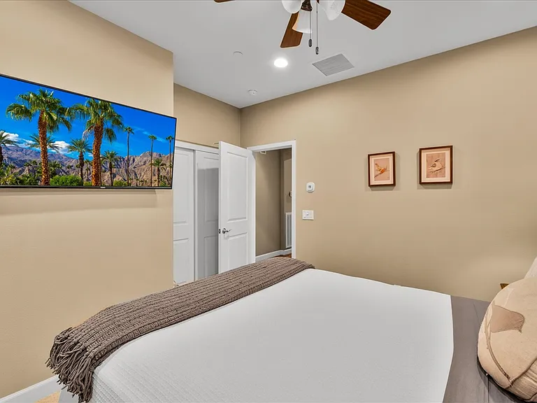 51535 N Two Palms Way — Photo 24
