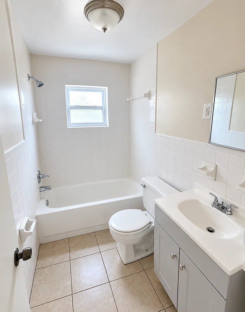Central Lakeland Rental — Photo 3