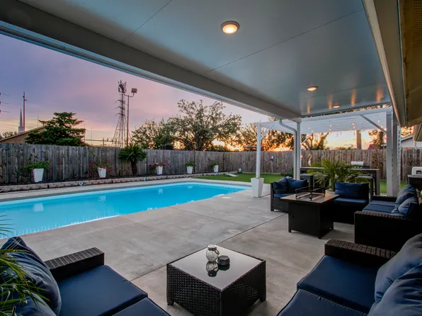 10606 Kirkwren Dr, Houston, TX 77089