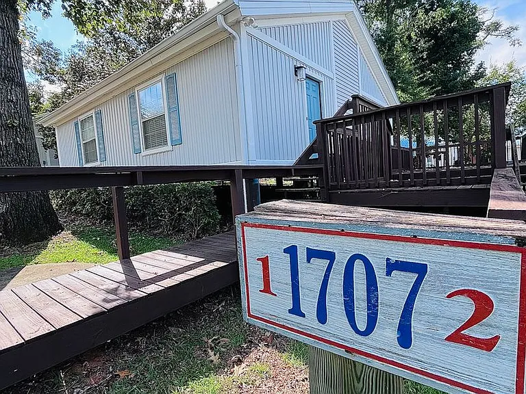 1707 S Calhoun St — Photo 13