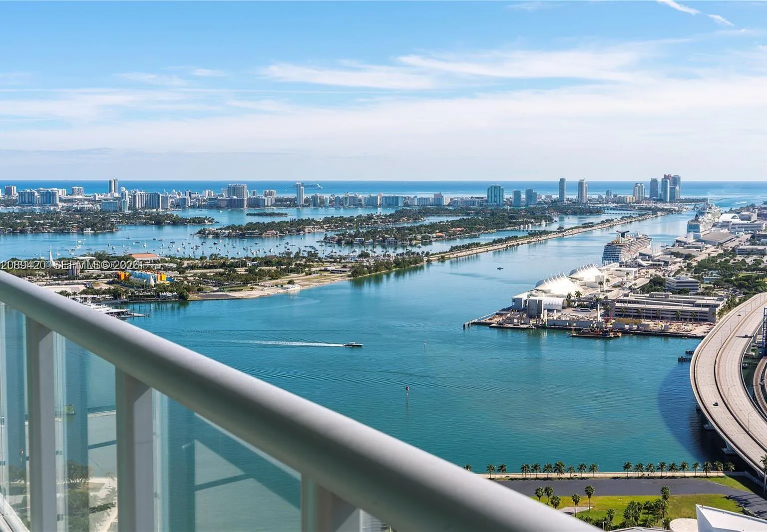 Marinablue Condo — Photo 1