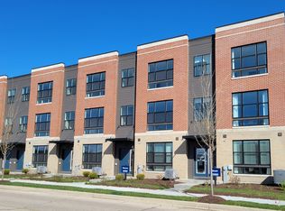 315 Summit Cir, Lombard, IL 60148