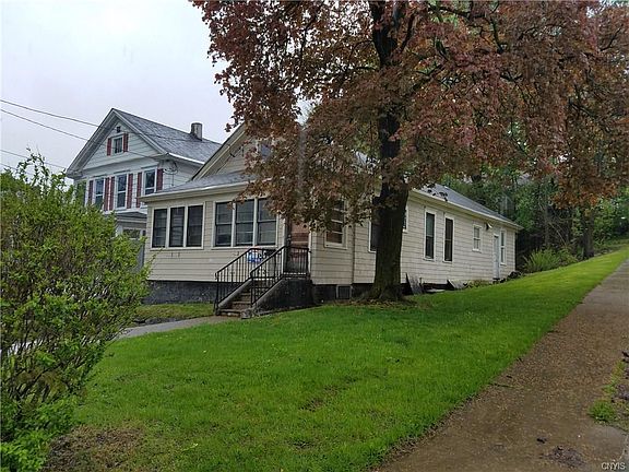 2nd image of 121 1st North St