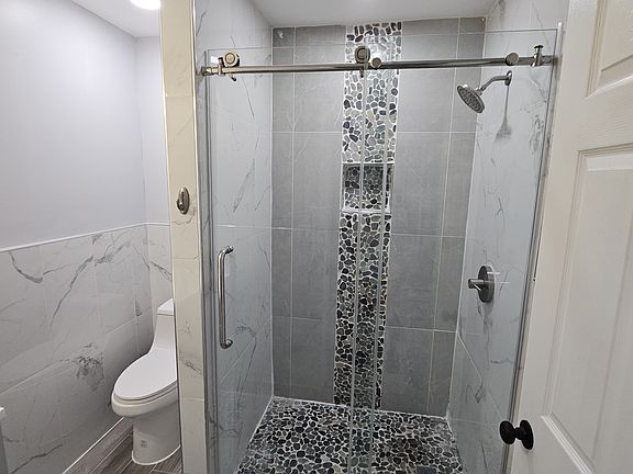 4th image of 226 Duncan Ave Floor 2