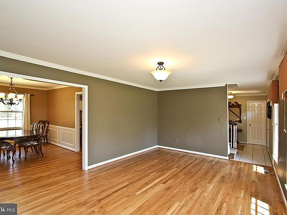 3rd image of 13413 Chestnut Oak Dr