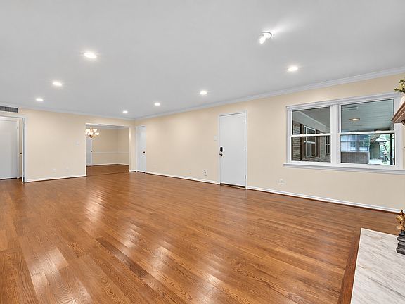 3rd image of 6234 Bandera Ave APT C
