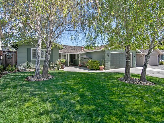3rd image of 6134 Escondido Ct