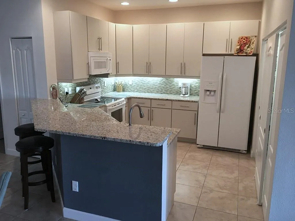 3 bed, 2.0 bath, 1610 sqft, $3,600 — Photo 4