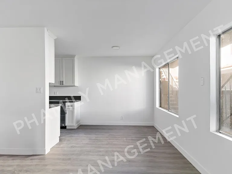 1107 S Marguerita Ave #6 — Photo 3