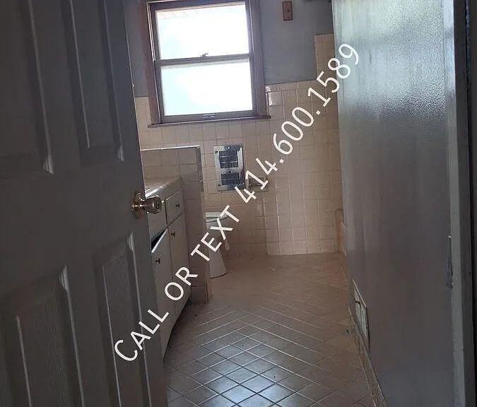 7108 W Congress St — Photo 9