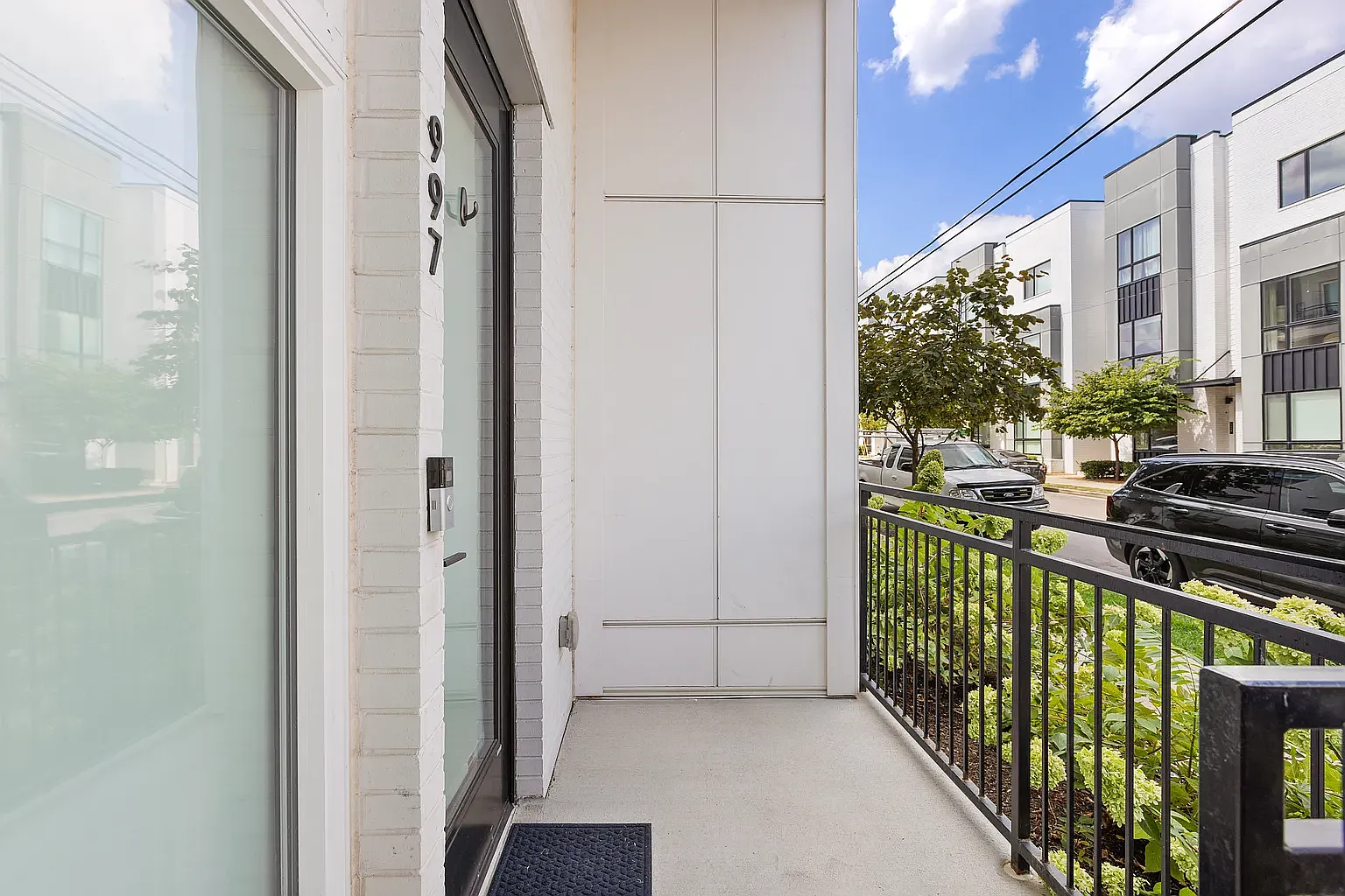1 bed, 784 sqft, $1,600 — Photo 2