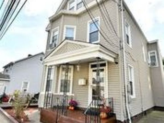 2nd image of 85 Cortlandt St