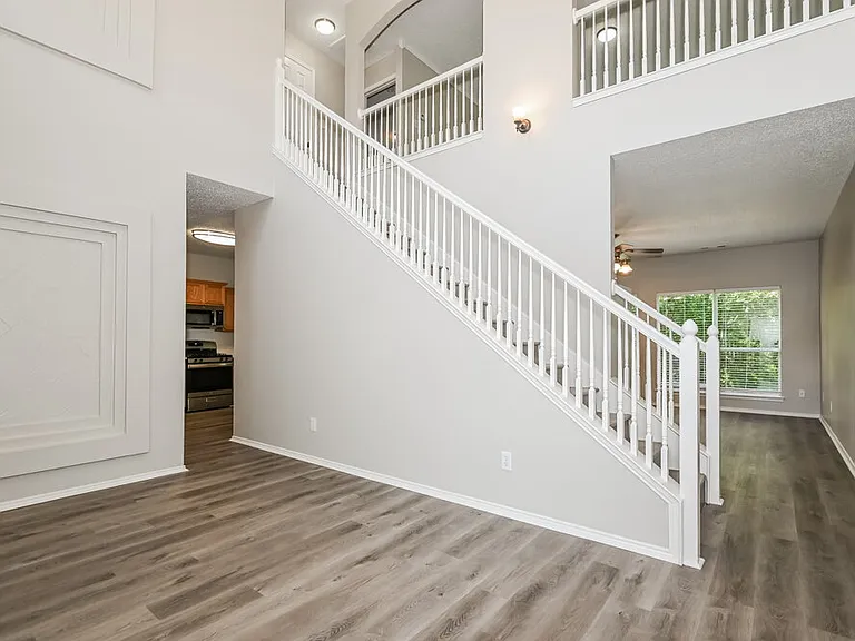 5717 San Marino Dr — Photo 4
