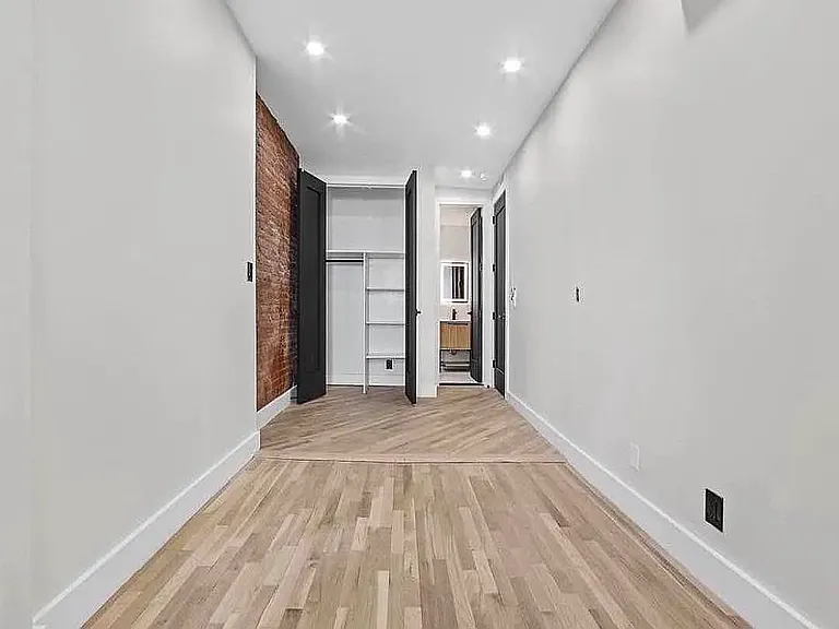 279 S 5th St #1F — Photo 12