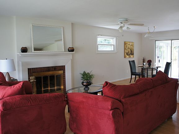 2nd image of 18635 Crestwood Dr