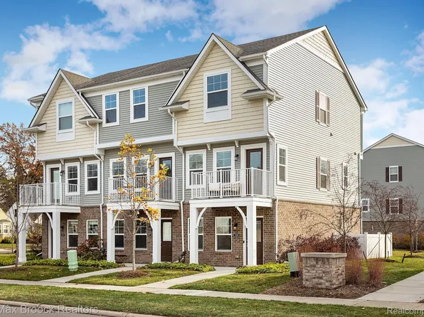 520 Parkdale Ln, Ferndale, MI 48220