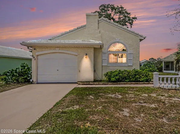 882 Wateroak Dr NE, Palm Bay, FL 32905