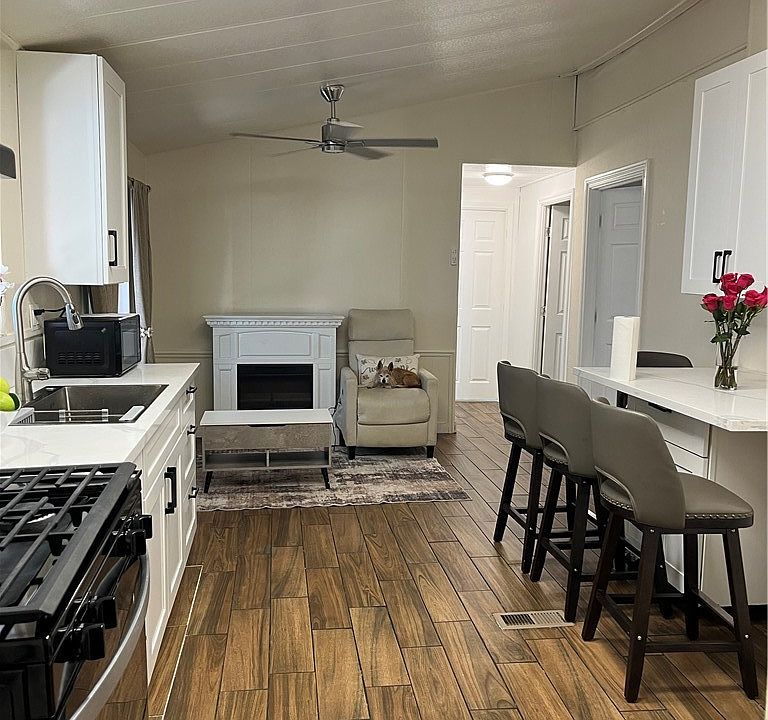 1st image of 205 Duchess Ln #125