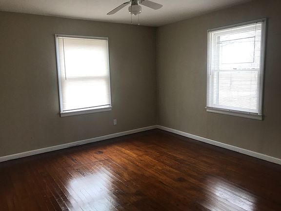 3rd image of 2808 NW 19th St